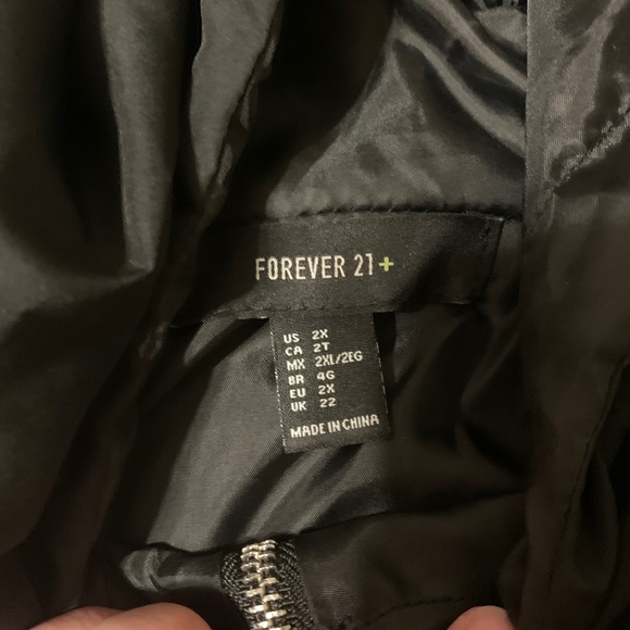 Pull-over windbreaker - Picture 3 of 4